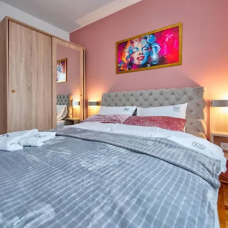 Apartment Tron Lux *